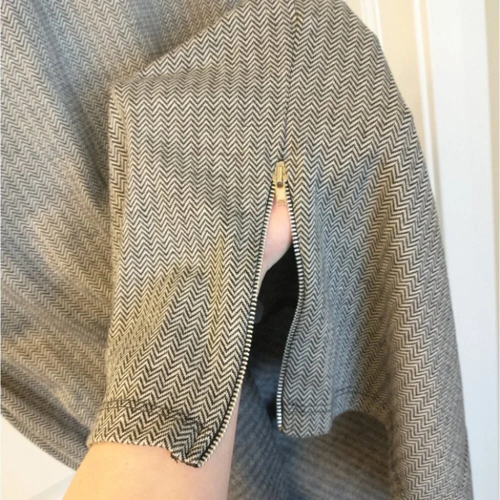 Women's Bar lll Black and White Short Sleeve Chevron Pattern Dress Size Large - Picture 6 of 11